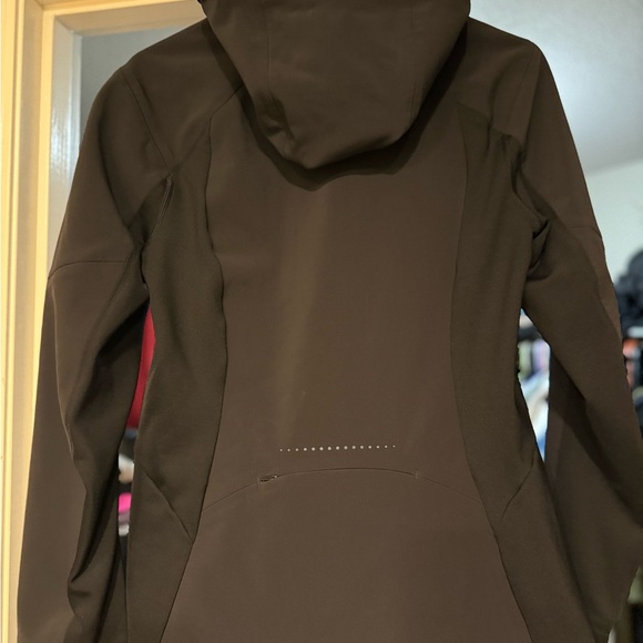 lululemon Cross Chill Performance Jacket in Black - Picture 3 of 9